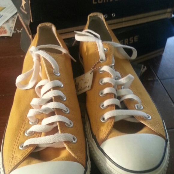 converse - Picture 2 of 3