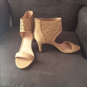 🆕Beige heels