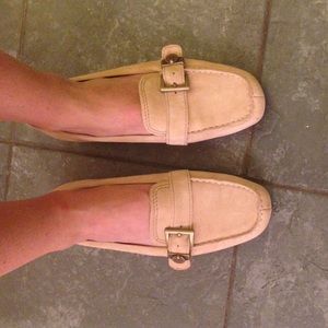 UGGS tan suede loafers sz 7 GREAT CONDITION!