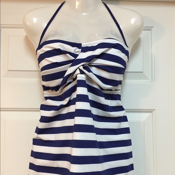 Mossimo Supply Co. Tops - 🆕Listing Brand New swimsuit top. On Hold
