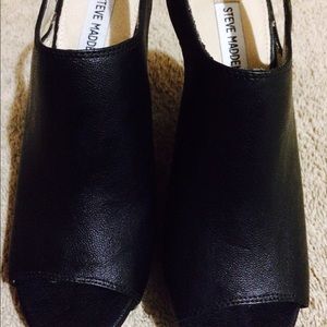 Steve Madden black wedge