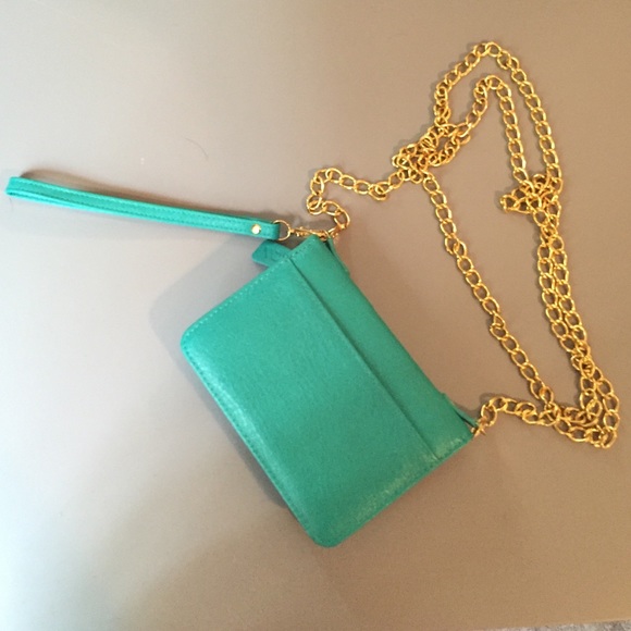 Case-mate wallet crossbody with removable chain