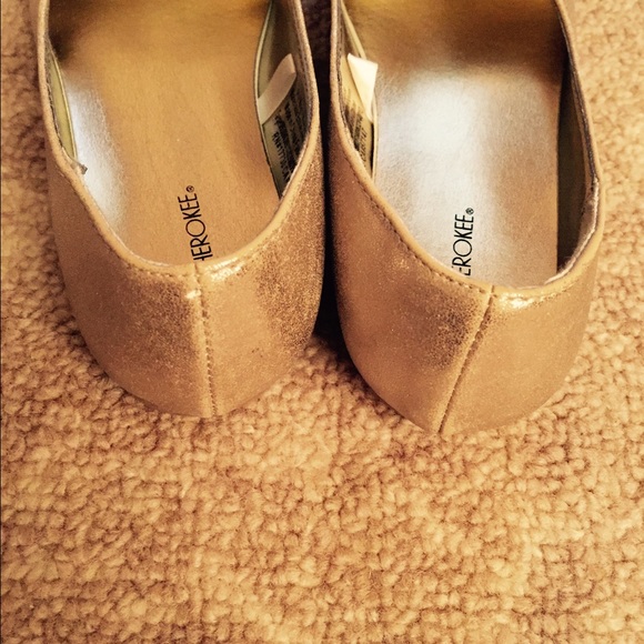 Cherokee gold ballet flats! Never worn! - Picture 2 of 4