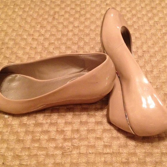 Alfani Step-n-Flex nude wedge