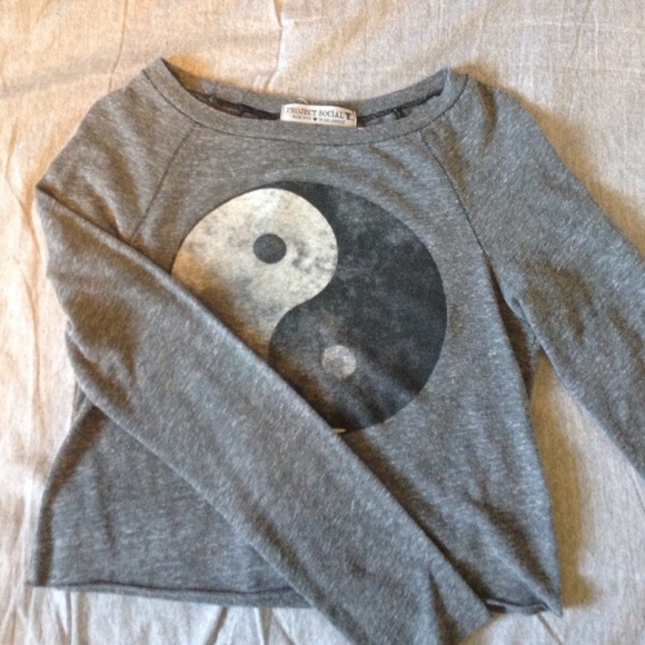 Long sleeved Ying-Yang shirt