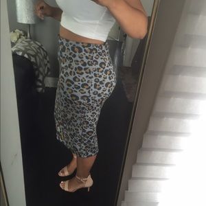 H & M animal print high waist midi skirt sz L