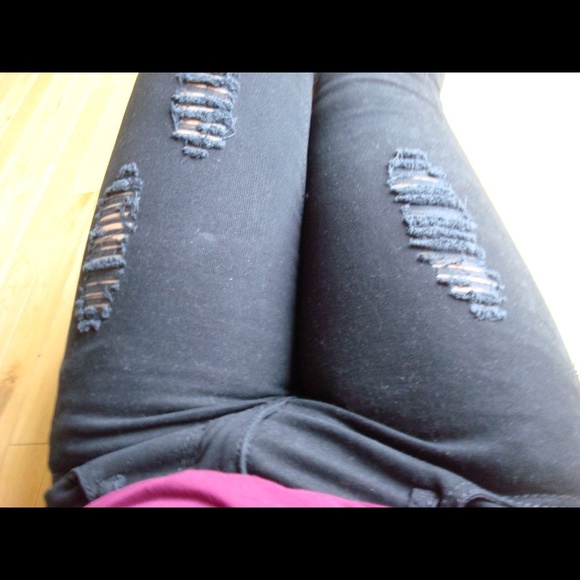 Ripped Black Caprice Jeans🌌