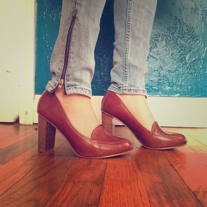 Size 5 Nine West oxblood stacked heel pumps