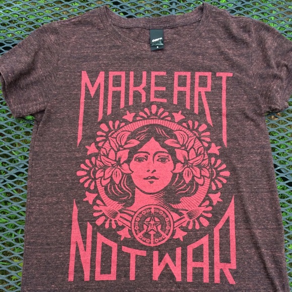 Obey tee