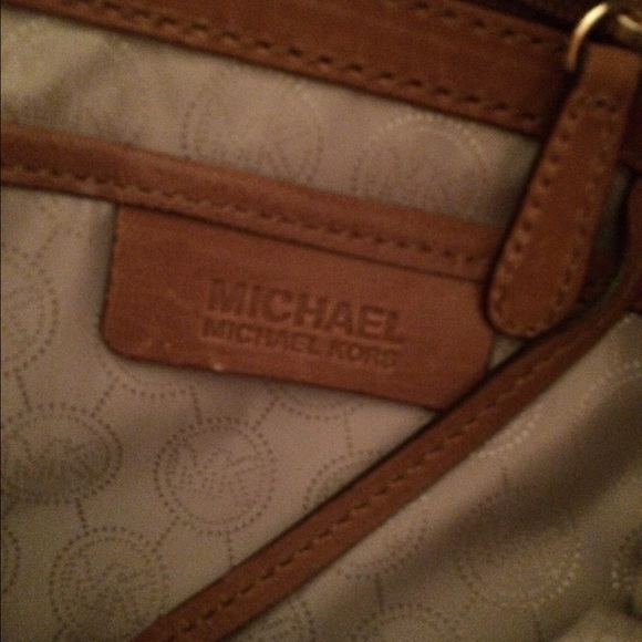 Authentic brand new michael kors bag - Picture 3 of 5