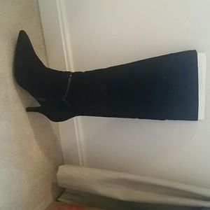 Suede black boots