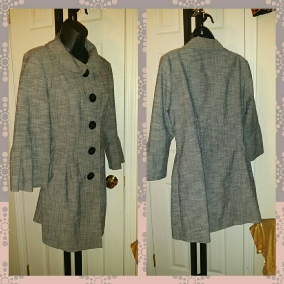 SOLD. AB Studio Gray Blazer - Picture 4 of 4