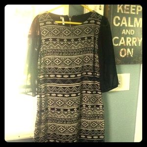 Very pretty dress! Size large