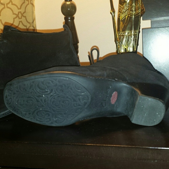 Shoes - Picture 3 of 4