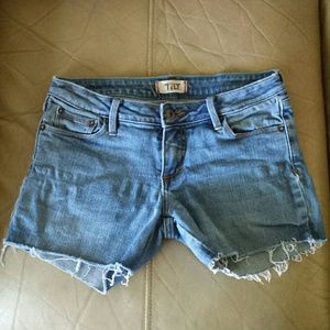 Cutoff jean shorts