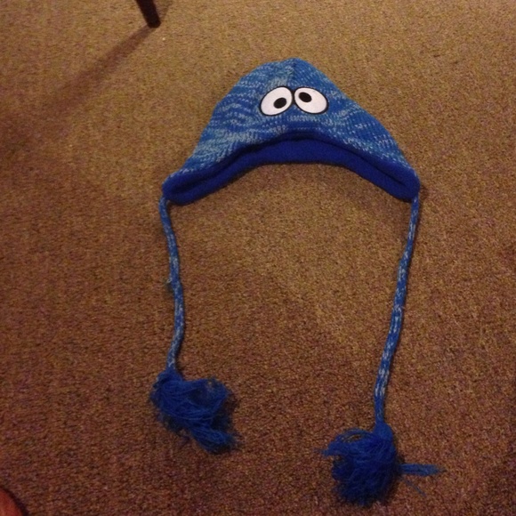Googly eye hat