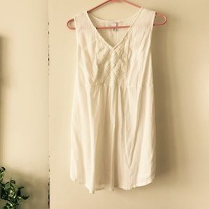 Sweet white maternity top NWOT
