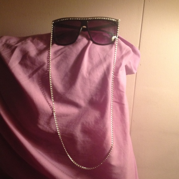 Sunglasses with hanging chain