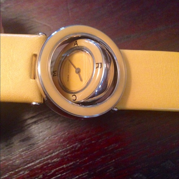 Authentic MARC BY MARC JACOBS Leather Watch - Picture 4 of 4