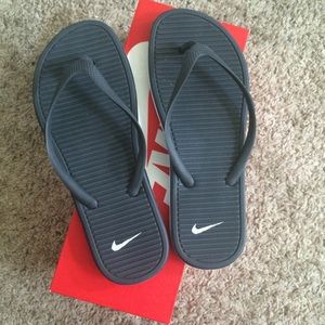 Nike flip flops