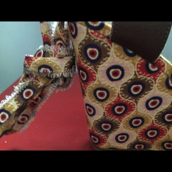 Stuart Weitzman Theodora & Callum Wedges - Picture 2 of 4