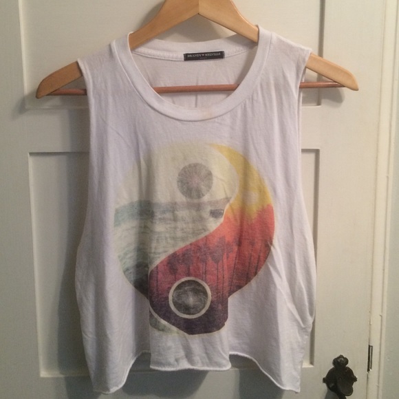 Brandy ❤️ Melville Cropped Muscle Tee