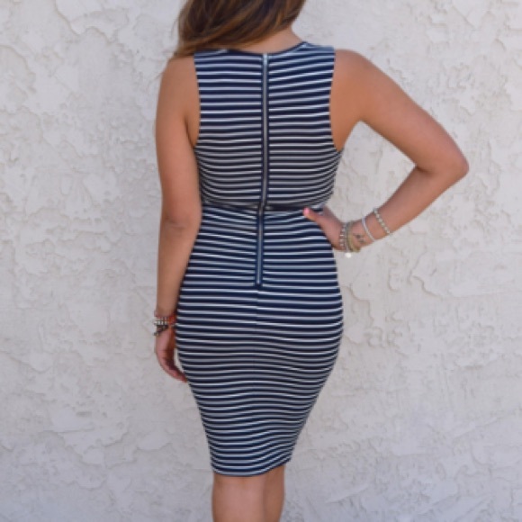🔥PINSTRIPE BANDAGE DRESS🔥NWT🔥 - Picture 3 of 4