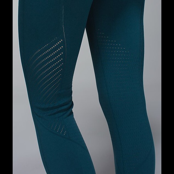 ⛔️SOLD⛔️ Lululemon Athletica Warp Knit Tights - Picture 2 of 4