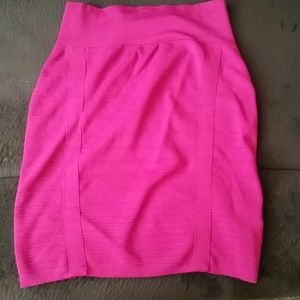 Pink fitted skirt