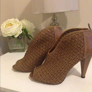 Vince Camuto Amber peep toe booties