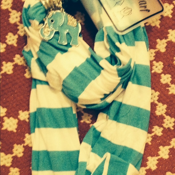 Aqua/white scarf w/ elephant charm. NWT - Picture 1 of 2