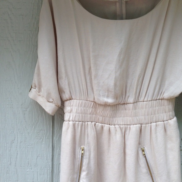 Cream Colored dress - Picture 3 of 4