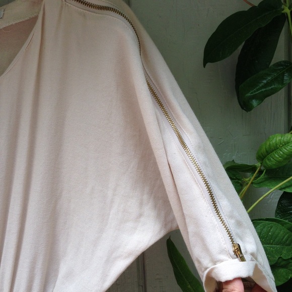 Cream Colored dress - Picture 4 of 4