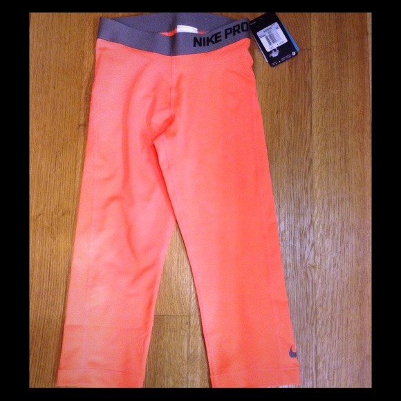NEW!!! NIKE workout leggings