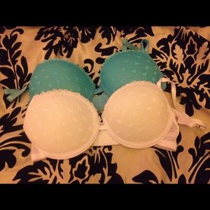 Nwot size 30A bras blue and white