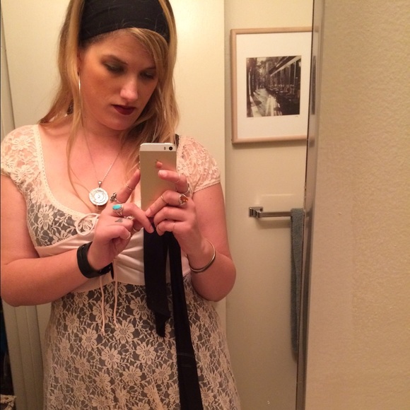 Hi, I'm Julia! - Picture 2 of 4