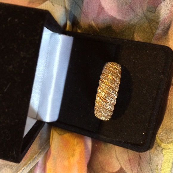 Diamond and 14c yellow gold ring