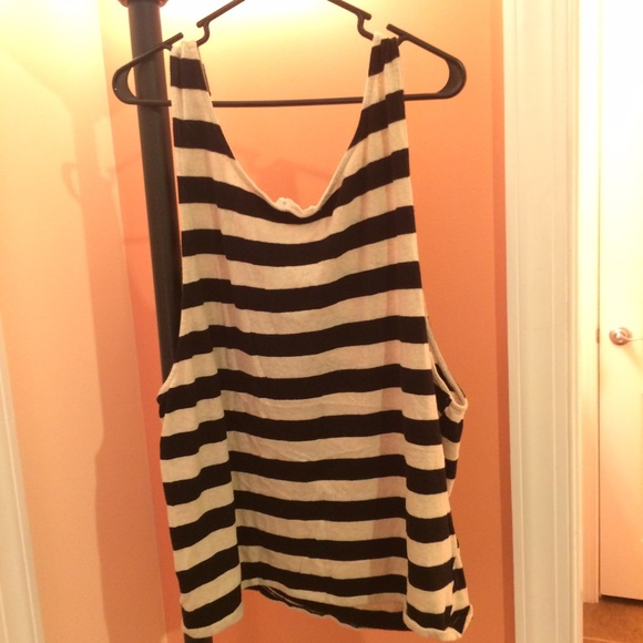 Zara Tank - Picture 2 of 4