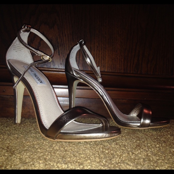 Steve Madden stecy sandal in dusty gold