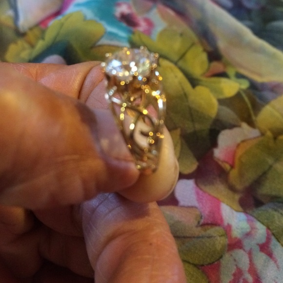 LIND topz ring - Picture 2 of 4