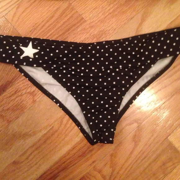 Polka dot bikini! ☀️👙 - Picture 2 of 3