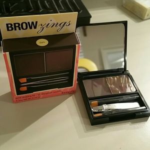 Benefit Brow Zings in Dark