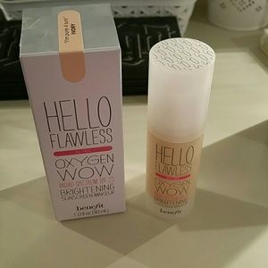 Benefit Hello Flawless Foundation in Ivory
