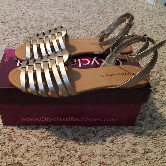 City Classified Bronze Sandals - Picture 3 of 4