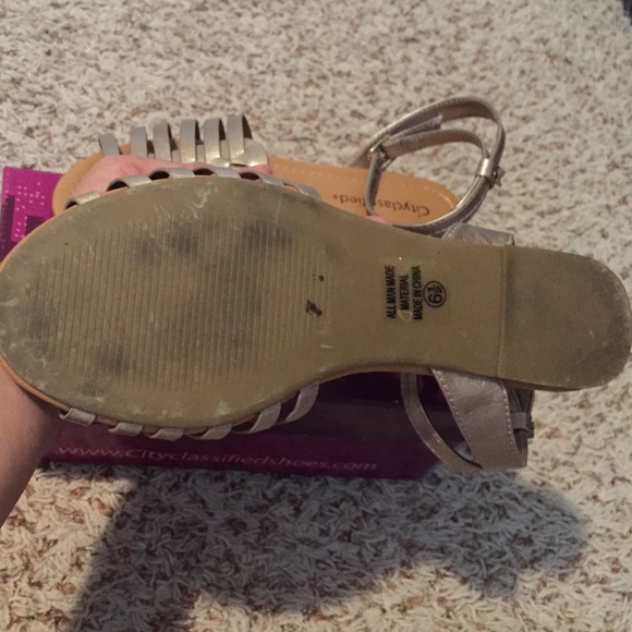 City Classified Bronze Sandals - Picture 4 of 4