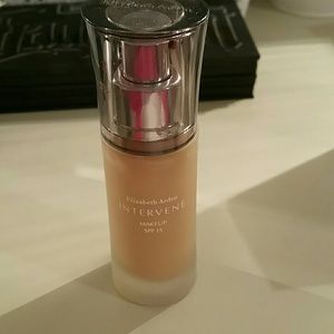 Elizabeth Arden Intervene Foundation