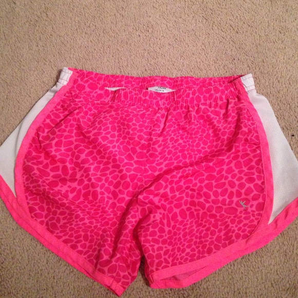 HOT PINK GIRAFFE RUNNING SHORTS