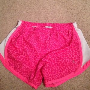 HOT PINK GIRAFFE RUNNING SHORTS