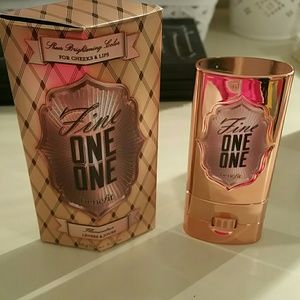 Benefit Fine One One