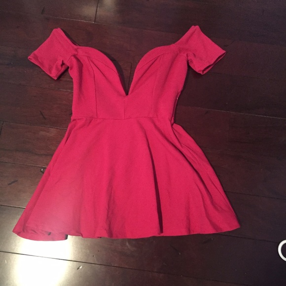 Off the shoulder red plunge NASTYGAL dress - Picture 1 of 3